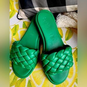 Seychelles Bellisima Slide Sandal in Green, Size 7.5 brand new without box